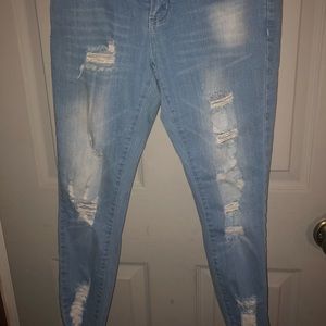 Jeans with holes